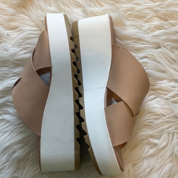 Sorel Women’s Cameron Slip On Leather Flatform Crisscross Mule Sandal Size 9.5 - Picture 5 of 11